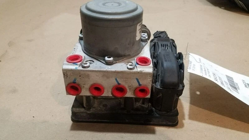 2014-2016 Chevrolet Impala Anti Lock Brake Pump Assembly w/o adaptive cruise OEM Foto 4 de 4