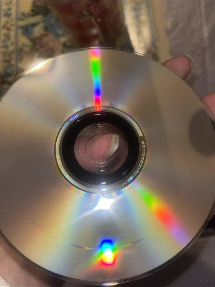 Selena Gomez Kiss & Tell TARGET EXCLUSIVE WITH BONUS DVD RARE OOP VG 2009 - Imagem 3 de 4