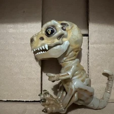 WowWee Fingerlings Doom Raptor Dinosaur T-Rex Bonehead Skeleton Dino 5" WORKS