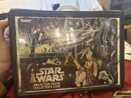 Vintage Kenner Empire Strikes Back Vinyl Carrying Case & 24 Figures