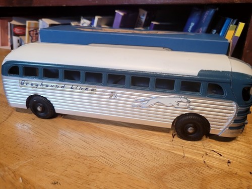 VERY NICE VINTAGE 1940s ERTL TOY CO. ALUMINUM GREYHOUND LINES TOURING BUS W/BOX - Picture 18 of 18