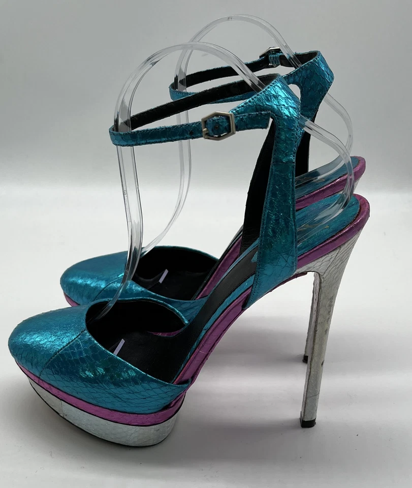 Bomba de plataforma Brian Atwood Fontenay holograma serpiente en relieve talla 10 Foto 3 de 4
