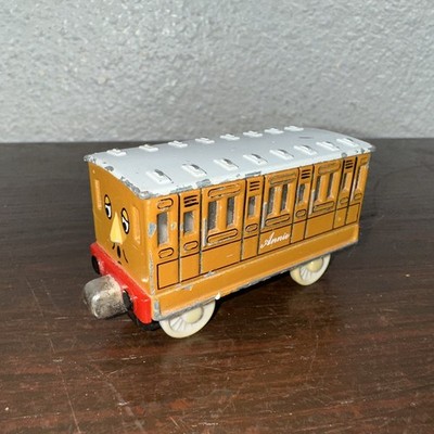 2002 Thomas & Friends Annie Coach Magnetic Diecast Take N Play free shipping