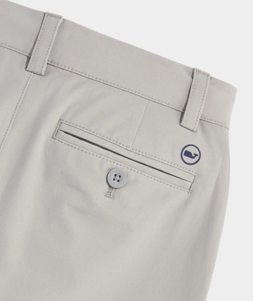 Pantalón chino de golf gris preppy Vineyard Vines Performance para niños talla 16 3p001152 Foto 2 de 4