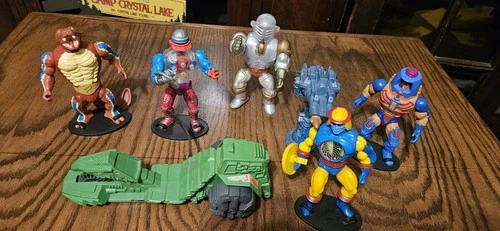 VINTAGE HEMAN MOTU LOT, 5 FIGURES, VEHICLE, WEAPON, ORIGINAL WITH STANDS!!!