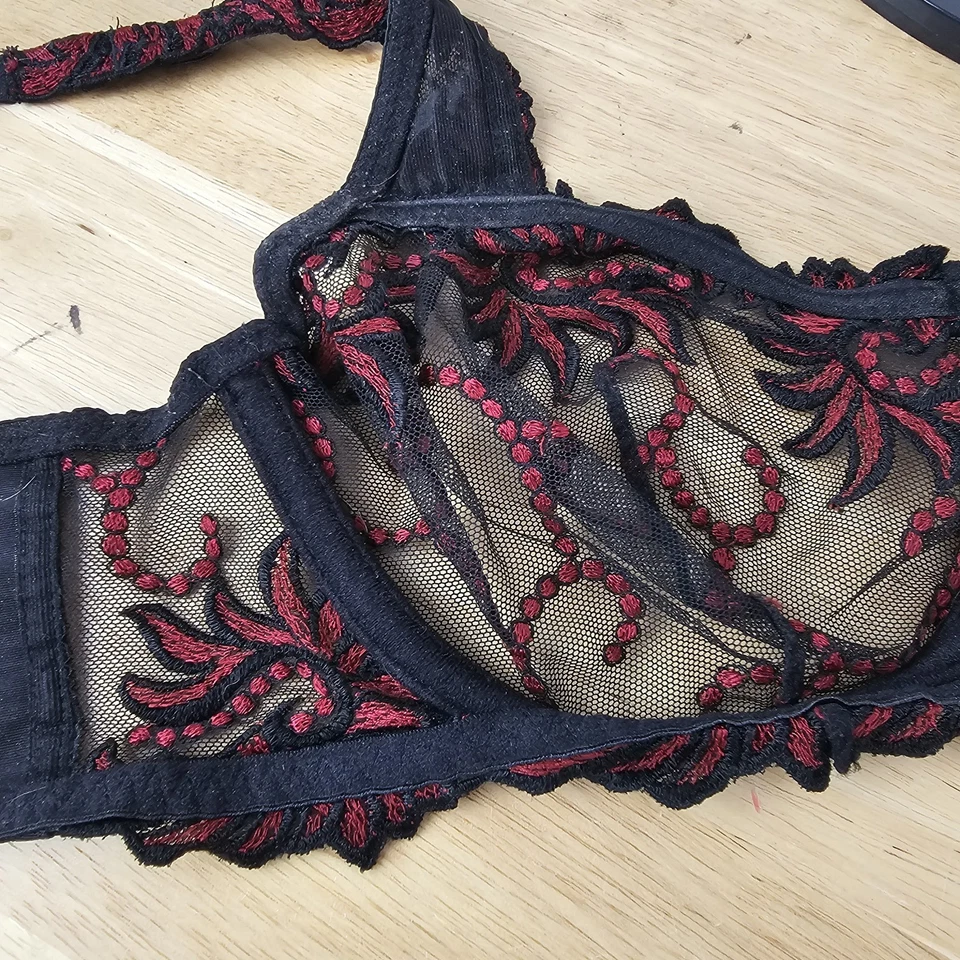 Sujetador Lunaire 34D Negro Rojo Bordado Encaje Con Aros Transparente Sexy Elegante Lencería Foto 2 de 4