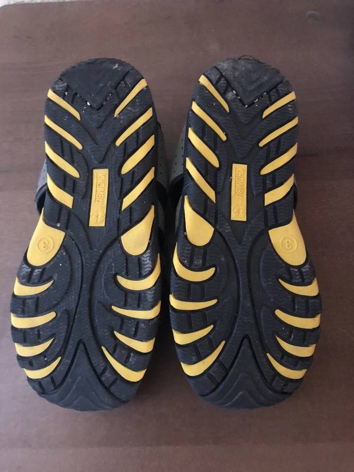 Sandalias para niños. Puntera cerrada deportiva. Khombu, gris y amarillo. Juvenil Talla 3. Poco uso Foto 3 de 4