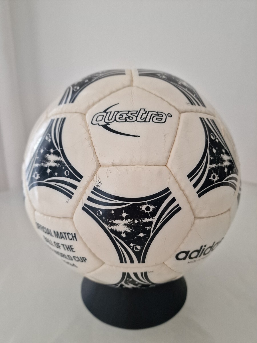 Questra AS551W サッカーボール 1994 FIFAワールドカップ Adidas Questra FIFA World Cup 1994 Official Match Ball