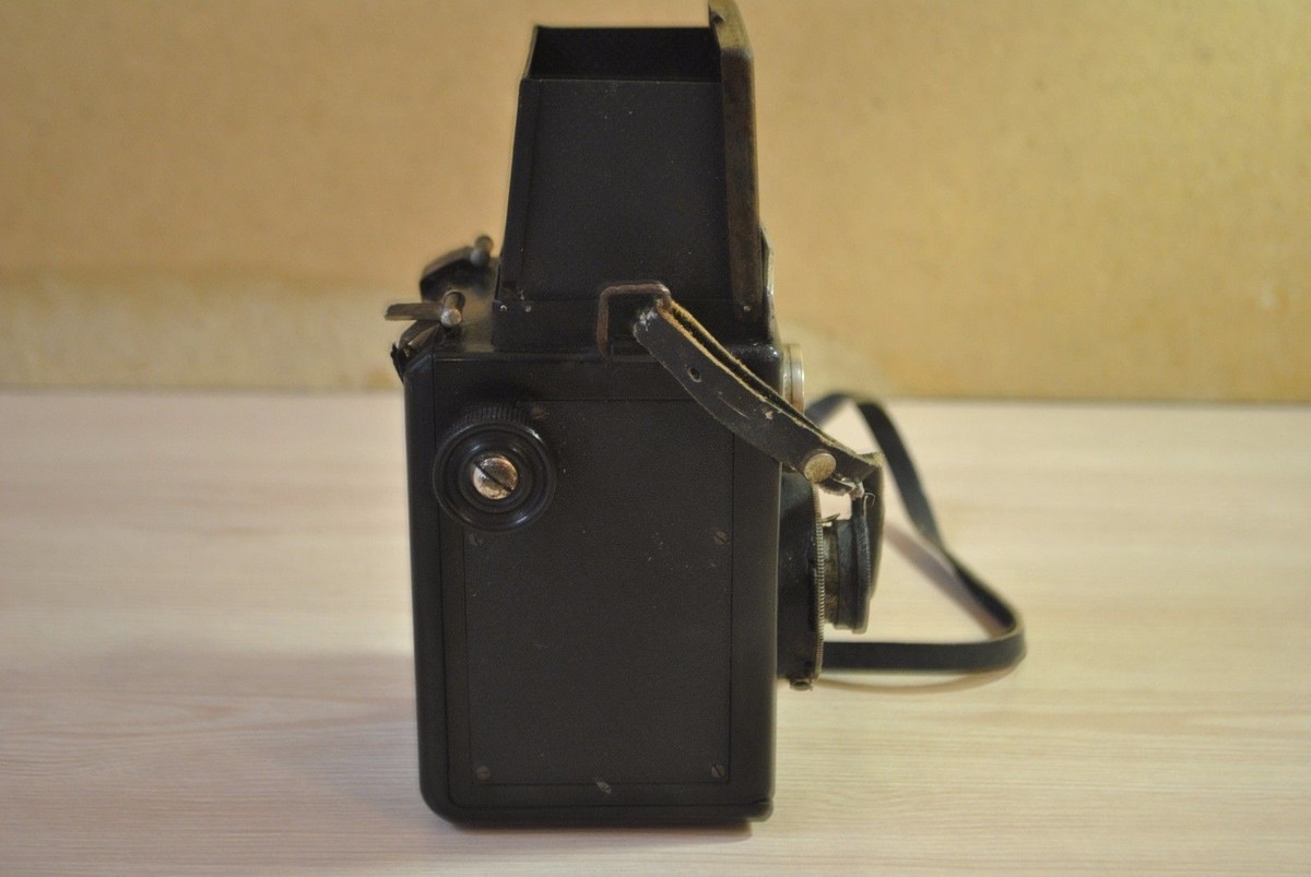 Appareil photo moyen format Komsomolets GOMZ soviétique russe 6x6cm