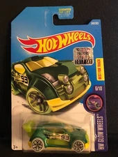 HOT WHEELS HW GLOW WHEELS "FAST 4WD" FACTORY SEALED 2017 SET