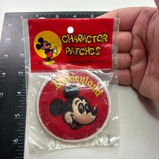 VTG c 1980s in Original DISNEYLAND THEME PARK MICKEY MOUSE California Patch 391B