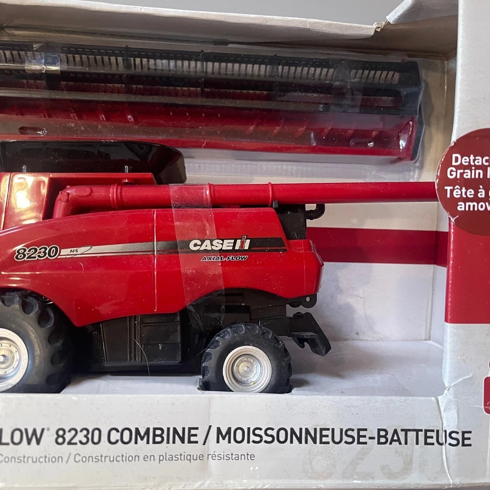 Tomy Case IH Axial Flow 8230 Combine Harvester 1:16 Big Red Farm Series Britain - Image 3 of 4