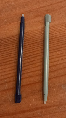2x Stylus Stift ** Grau und Blau ** - DS lite XL 2DS 3DS Handy Tablet