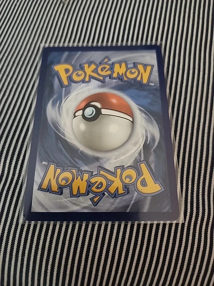 Unfezant 135/162 Sv05: Temporal Forces Reverse Holo - Image 2 of 2