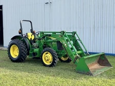 2018 JOHN DEERE 5100M open station with loader