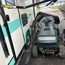 Craftsman Riding Mower 19.5 hp hp Briggs Engine . New Tires , new  battery. 
