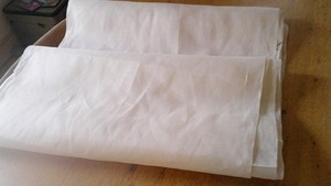 2.5 METRES OF ANTIQUE FINE LAWN LINEN FABRIC