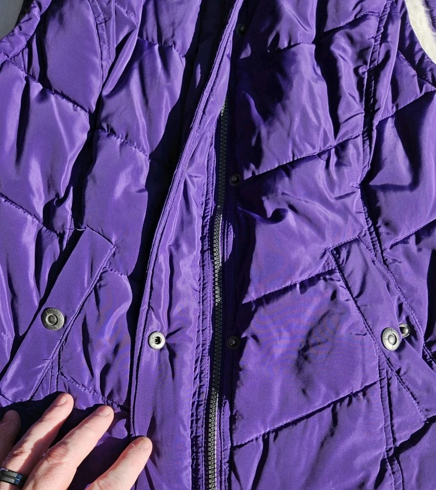 Green Tea Women’s XL Purple Quilted Vest Faux Fur Hood Sherpa Lined Zip Puffer - Image 2 of 4