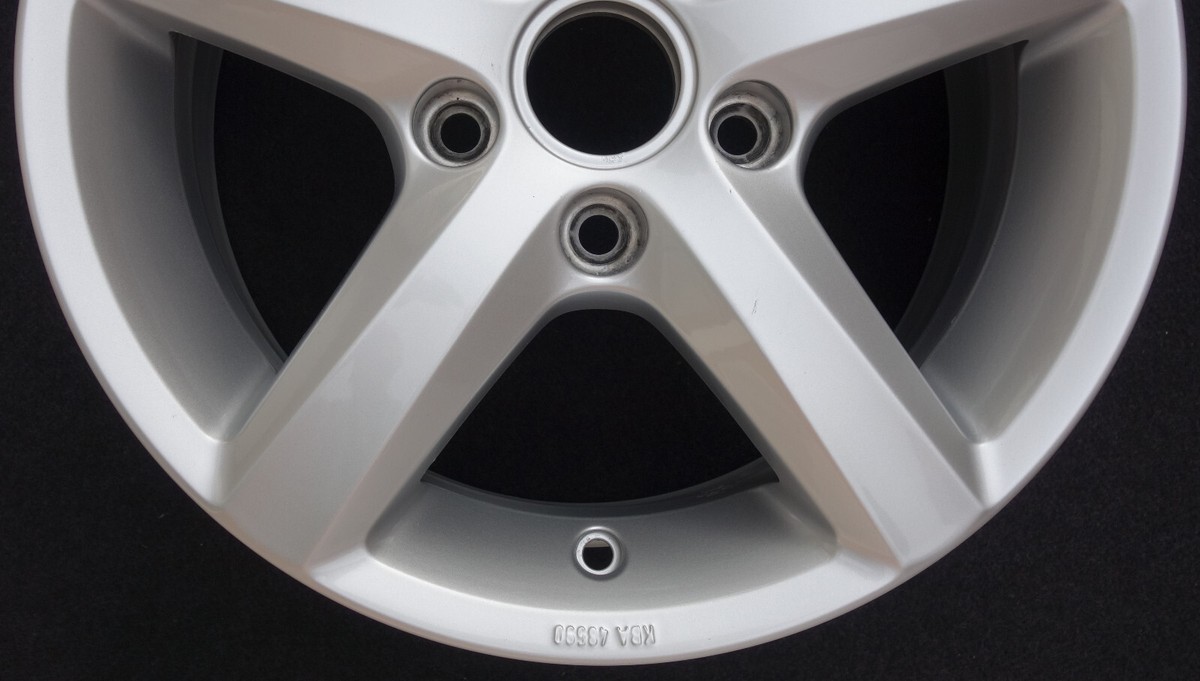 TOP Original VW Golf Touran Aspen 5G0071495 48590 Felge 6x15 ET43  