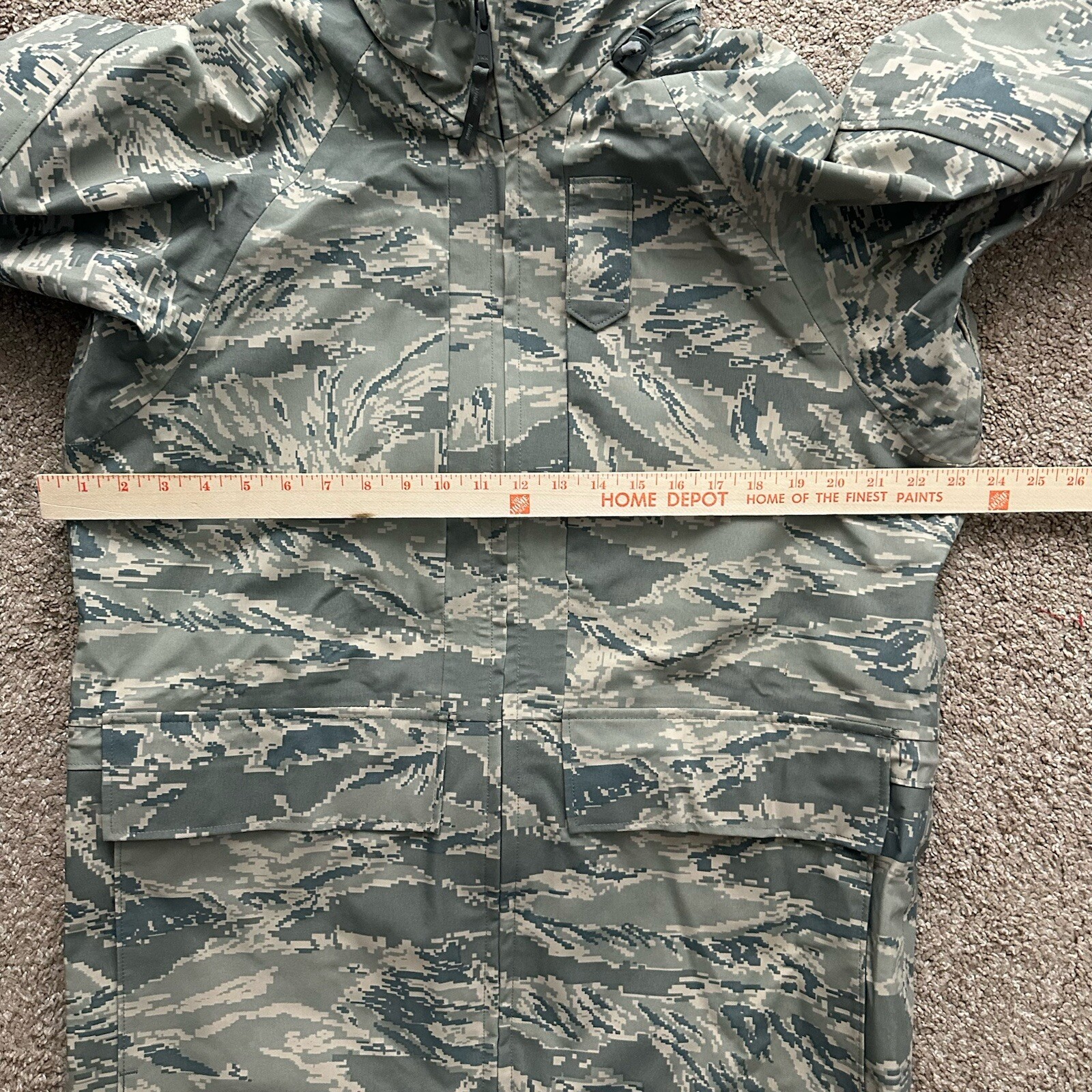 NWOT Tennessee Apparel Corp Parka Jacket Mens Small Long Green All Purpose Camo