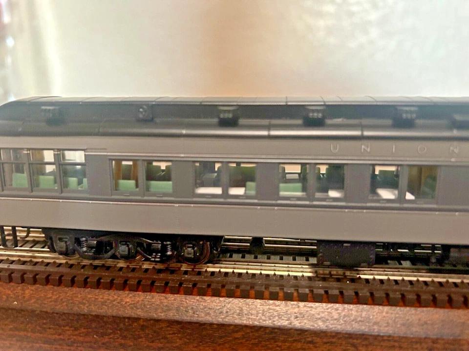 UNION PACIFIC "HEAVYWEIGHT" SOLARIUM OBS CAR GRAY- HO Scale-INTERIOR NEW OOP - Image 3 of 4