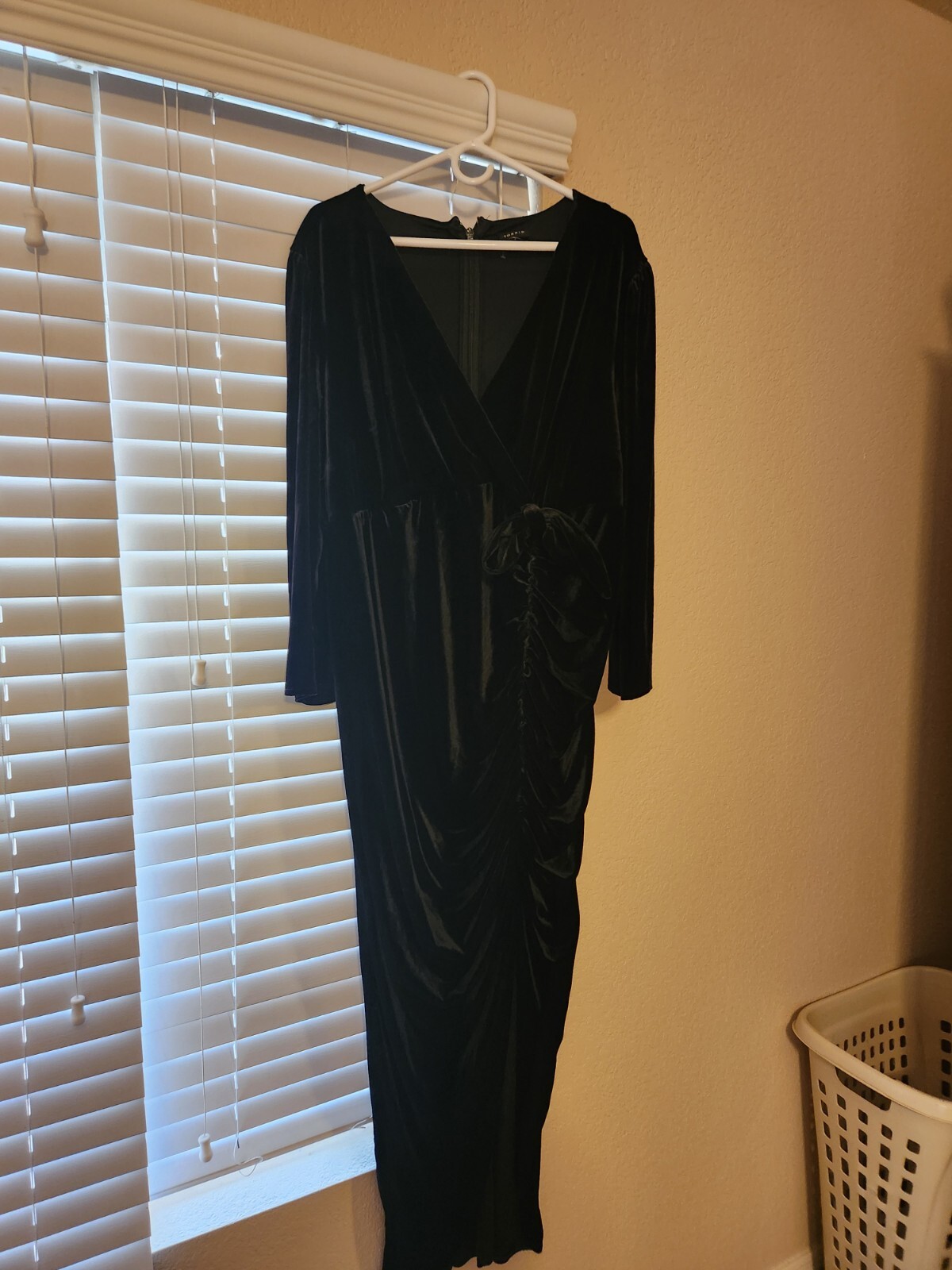 Picture 1 of 3