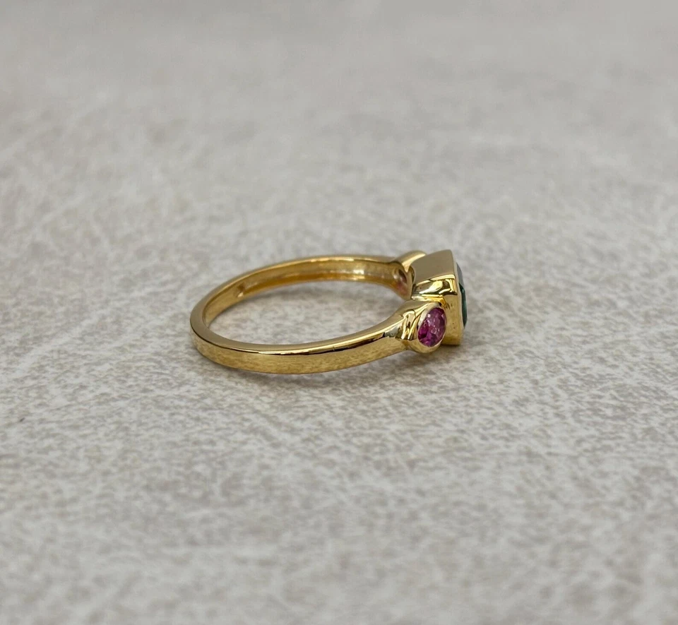 Обручальное кольцо с имитацией изумруда огранки 2 карата с покрытием из желтого золота 14 карат - Изображение 4 из 4