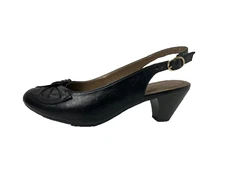 Soft Style by Hush Puppies women's size 7W black Slingback closed toe shoes