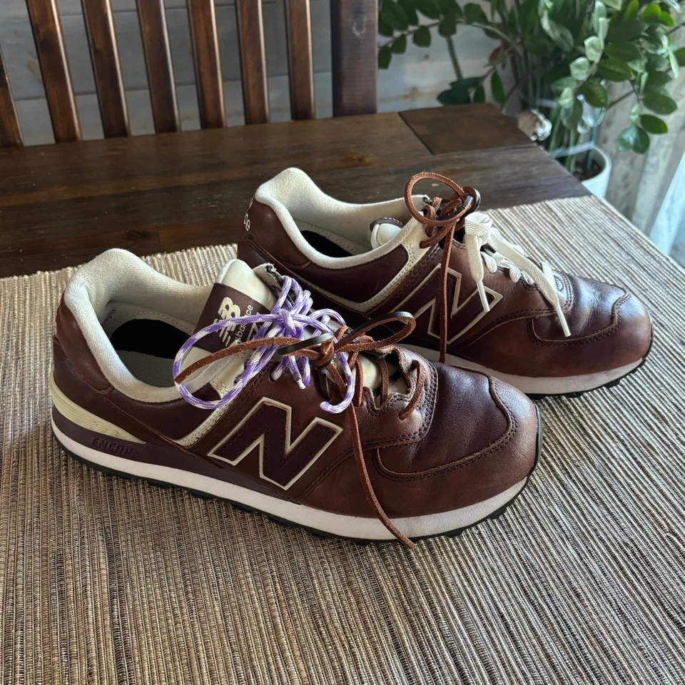 NEW BALANCE |  574 Leather Dark Brown Sneakers Size 9 - Image 4 of 4
