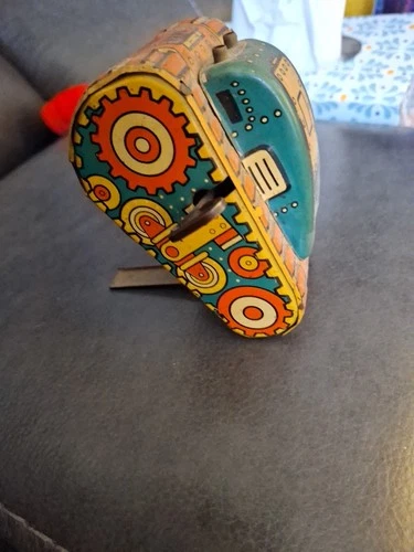 Louis Marx Tin Flip Over Tank #5 ~ Works  ~ 1950s Vintage Wind-Up ~ Abt 4”