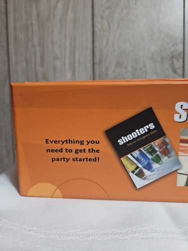 SHOOTERS Party Kit Adult Game 4 SHOT GLASSES, Pour Spout, Recipe Book, NEW 2010 - Bild 15 von 18