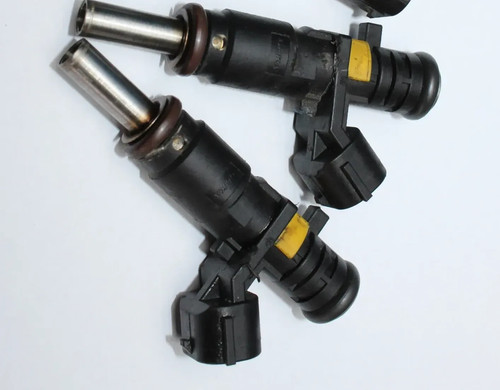 2x Einspritzdüse Einspritzventil V752817680 Peugeot 308 SW 1.4 70 kW Bj.09
