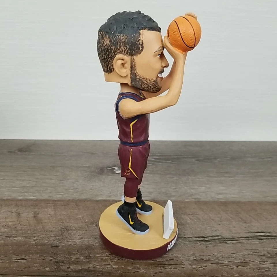 Kevin Love 2018 Bobblehead Cleveland Cavaliers 26 de noviembre de 2018 Foto 4 de 4