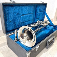 Trompette argentée YAMAHA YTR135 Bb avec étui et embout buccal B&S 2/3