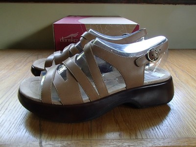 dansko sandals discontinued