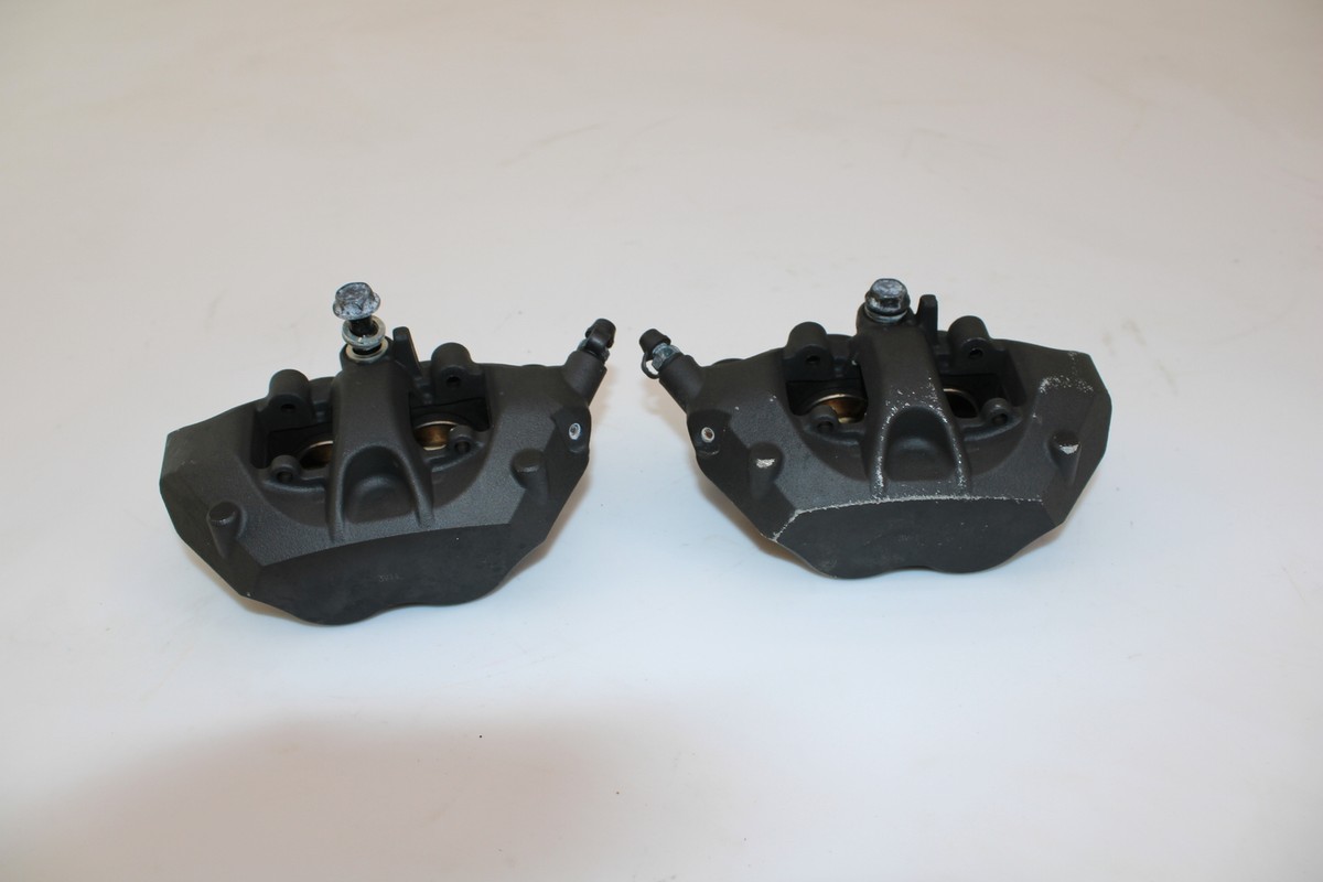 ぴぴ Amazon.com: GM Parts 84749856 Front Brake Caliper without