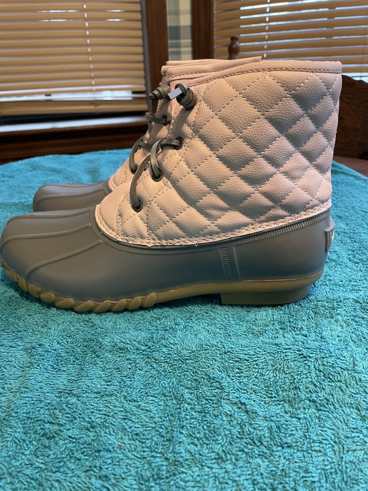 Nautica Women’s Dorsay Pink/Gray Duck Boots Size 11 Side Zipper Used