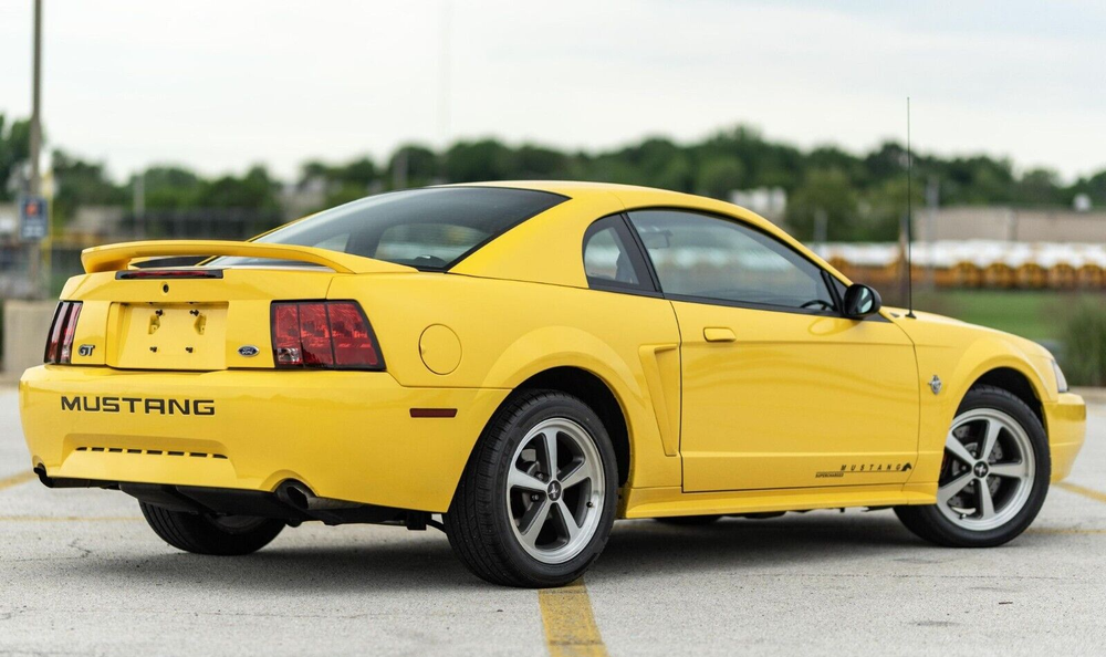 1994-2004 FORD MUSTANG REAR BUMPER COVER REPLACEMENT HARDWARE $WINTER PONY SALE!