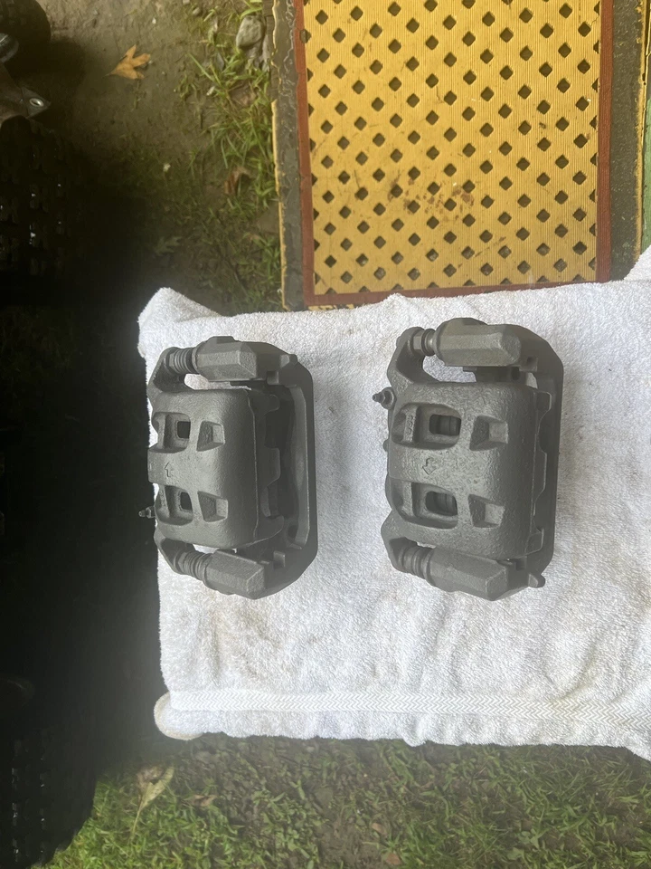 Infinity Fx 35 2006 pinzas usadas y rotor’s y pastillas de freno Foto 3 de 4