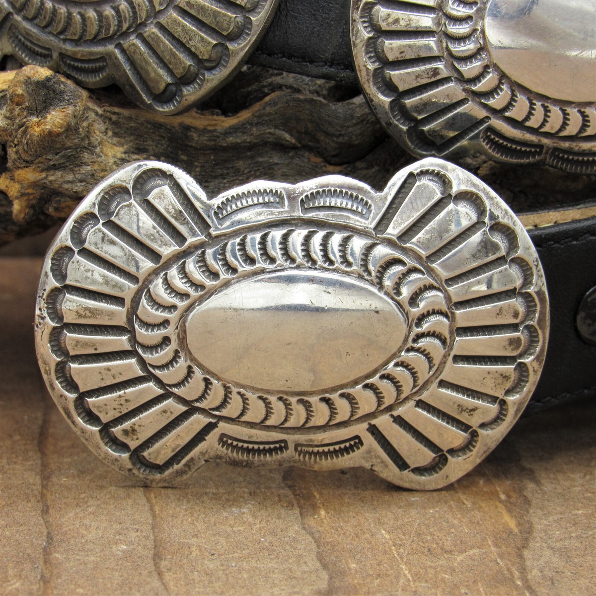 Vintage Sterling Silver Concho Link Belt 30” with Ornate Buckle Sterling Concho Belt In Us Native American Jewelry 1935-Now  main image 4