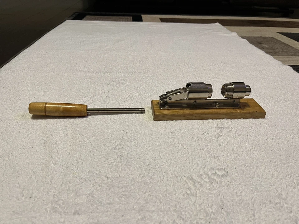 New in Box Vintage Duke's Easy Pecan and Nut Cracker Model 0100 Nutcracker - Image 3 of 4