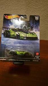 ミニカー Hot Wheels Lamborghini Essenza SCV12 Amazon.com: Hot Wheels Green Lamborghini Essenza SCV12 Car