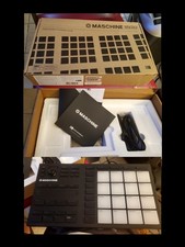 NATIVE INSTRUMENTS MASCHINE MIKRO MK3 MIDI BLACK-with serial /setup flyer/USB