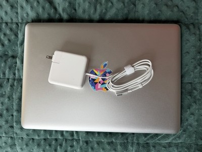 Apple MacBook Pro 15  Early 2011 2.0GHz i7 16GB RAM 1TB HDD Charger Bundle