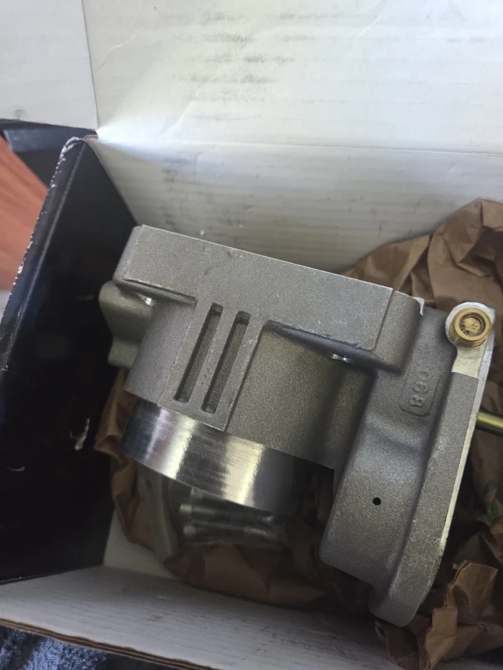 Cuerpo de acelerador BBK 1765 70 mm serie Power-Plus para Ford Mustang 2005-2010 4,0 L V6 Foto 3 de 4