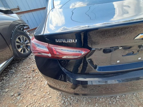 Used Left Outer Tail Light Assembly fits: 2019 Chevrolet Malibu quarter panel mo - Picture 16 of 24