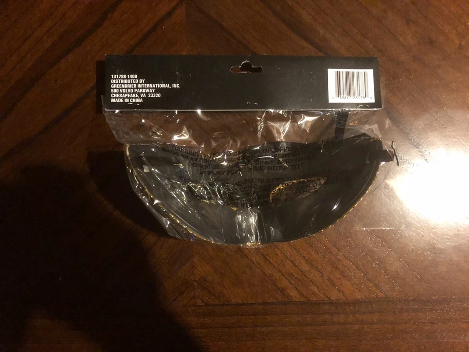 Mardi Gras Silver Sequin Mask with Tie Closure NIP - Image 4 of 4