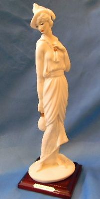 Giuseppe Armani Florence Figurine lady with bag art 0412-F made in