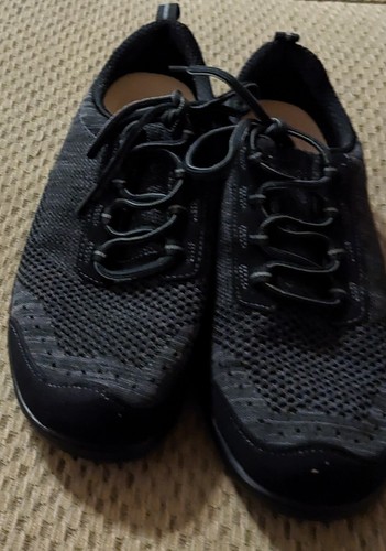 Size 6.5 - Medium Orth O Feet Black Sneakers - EUC - Picture 4 of 8