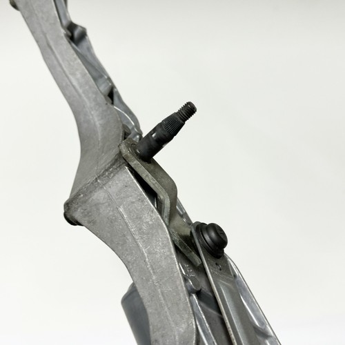 W211 Mercedes 2009 E350 Windshield Wiper Arm Motor Linkage Assembly OEM 85K - Picture 7 of 10